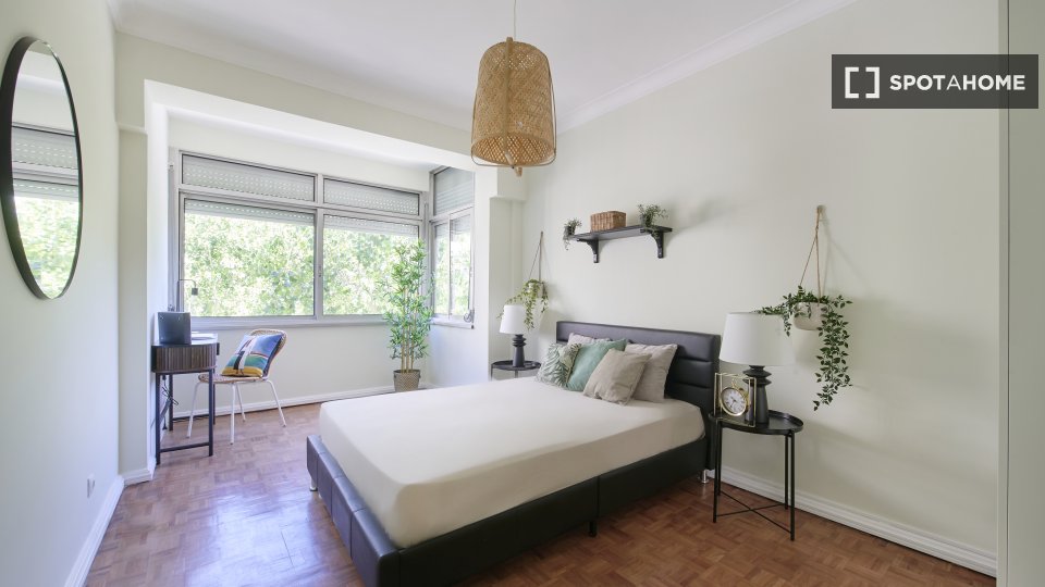 Double room Lisbon, 5 beds — photo 11