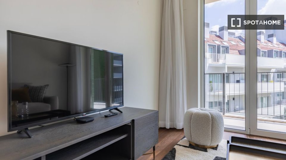 Apartment Lisbon, 1 bed — photo 16