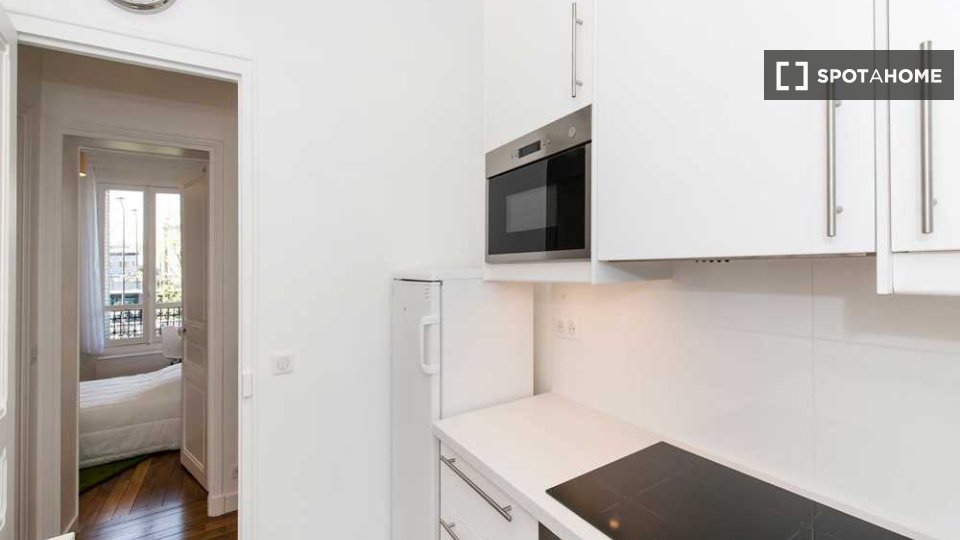 Double room Paris, 4 beds, 80m² — photo 7