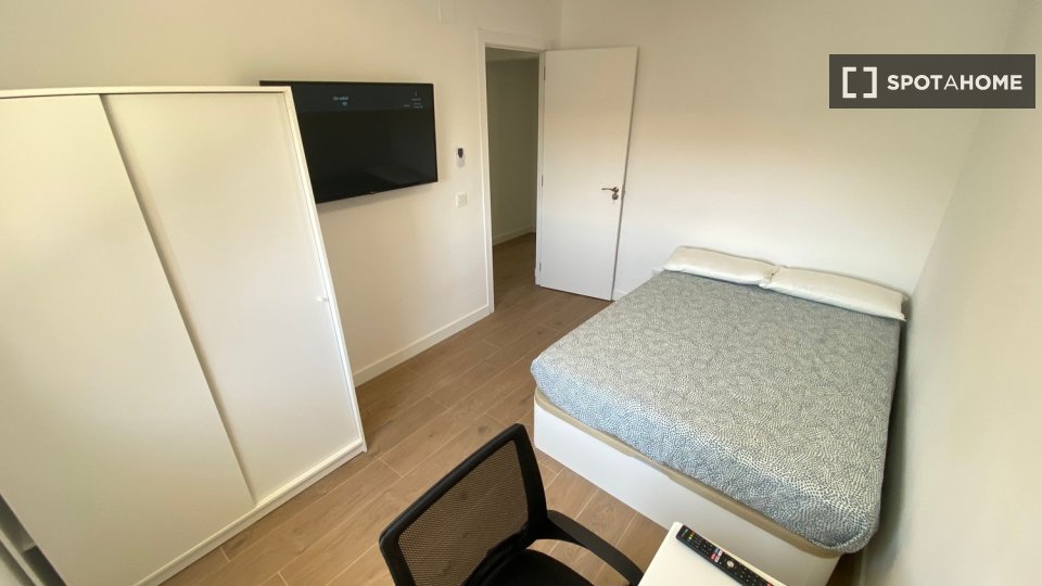 Double room Madrid, 4 beds — photo 2