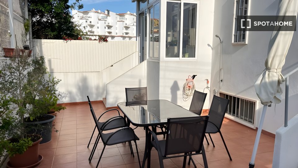 Apartment Lisbon, 2 beds, 70m² — photo 6