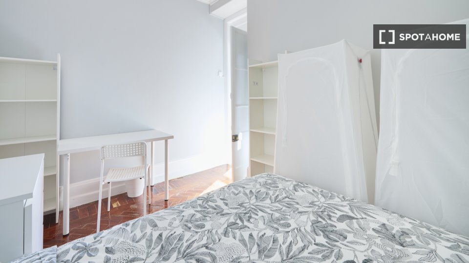 Double room Lisbon, 16 beds — photo 10