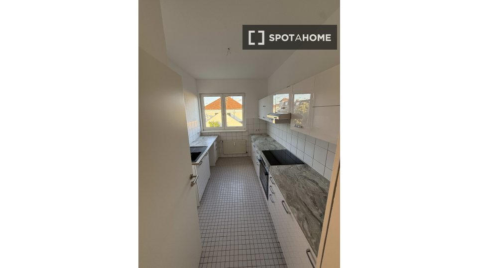 Double room Berlin, 3 beds, 78m² — photo 4