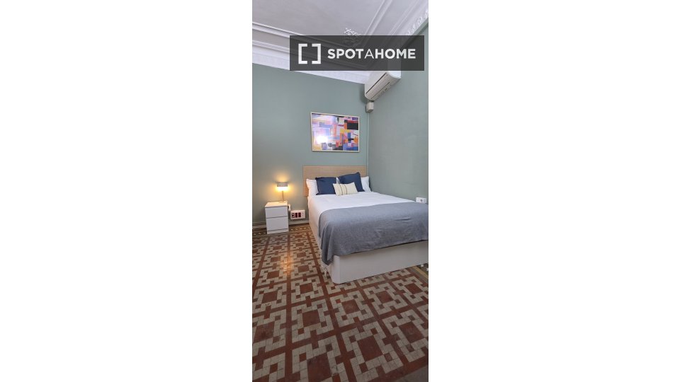 Double room Barcelona, 10 beds, 210m² — photo 15