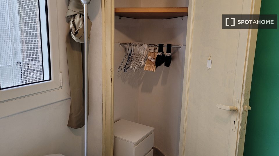Double room Barcelona, 5 beds — photo 1