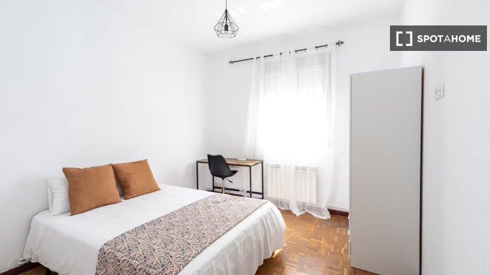 Double room Madrid, 4 beds, 99m² — photo 14