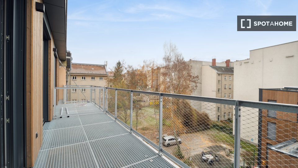 Double room Berlin, 6 beds, 121m² — photo 11