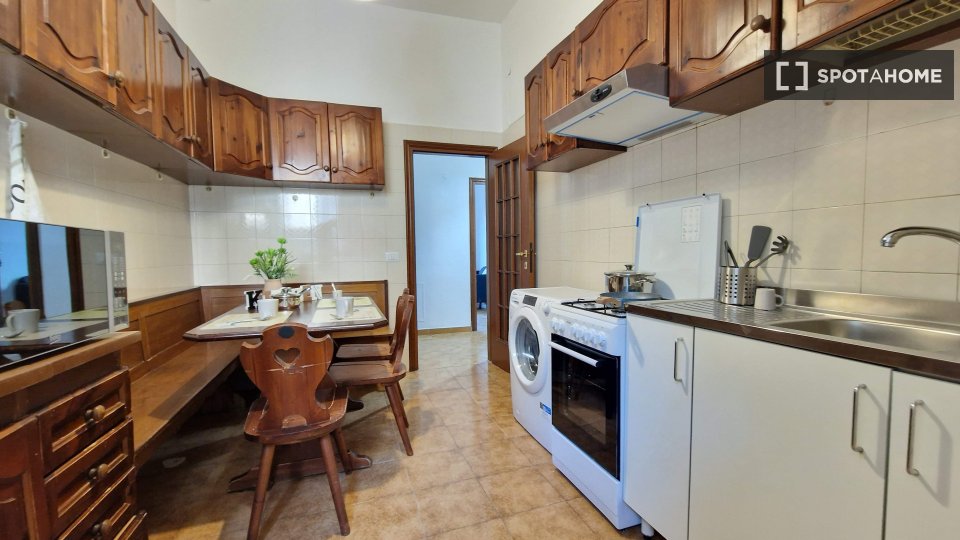 Double room Rome, 3 beds — photo 38