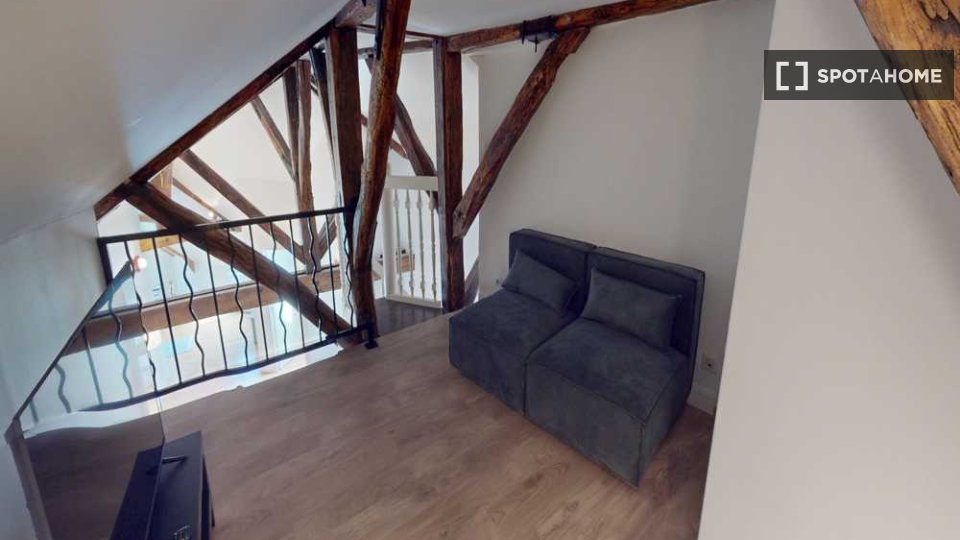 Double room Paris, 7 beds, 160m² — photo 1
