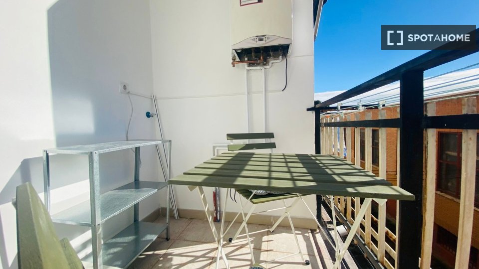 Double room Madrid, 4 beds — photo 15