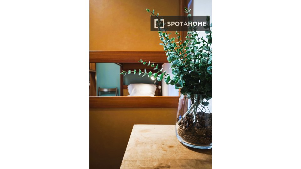 Double room Lisbon, 11 beds, 200m² — photo 40