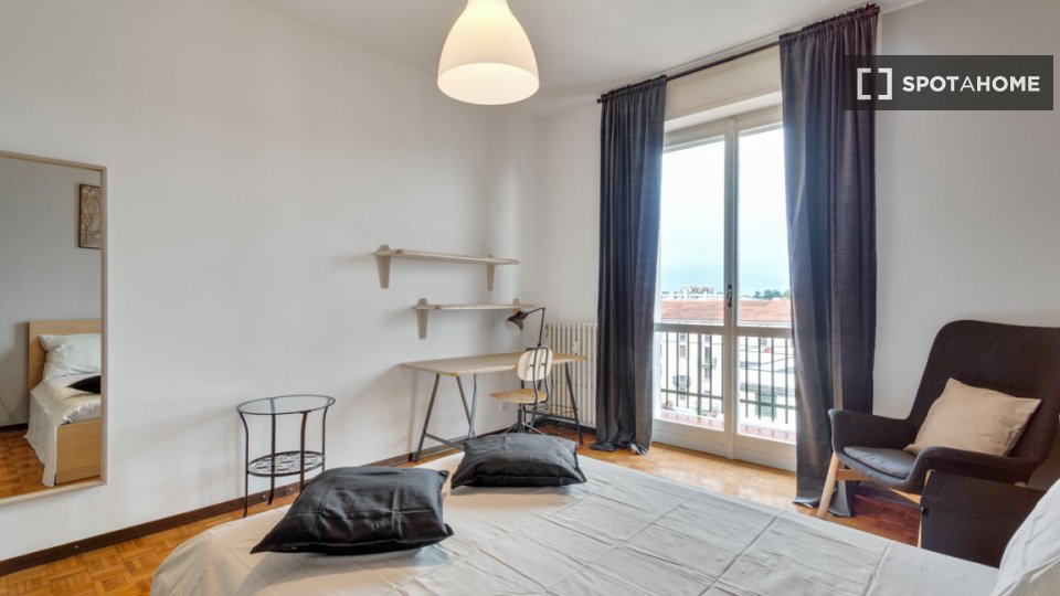 Double room Milan, 3 beds, 105m² — photo 2