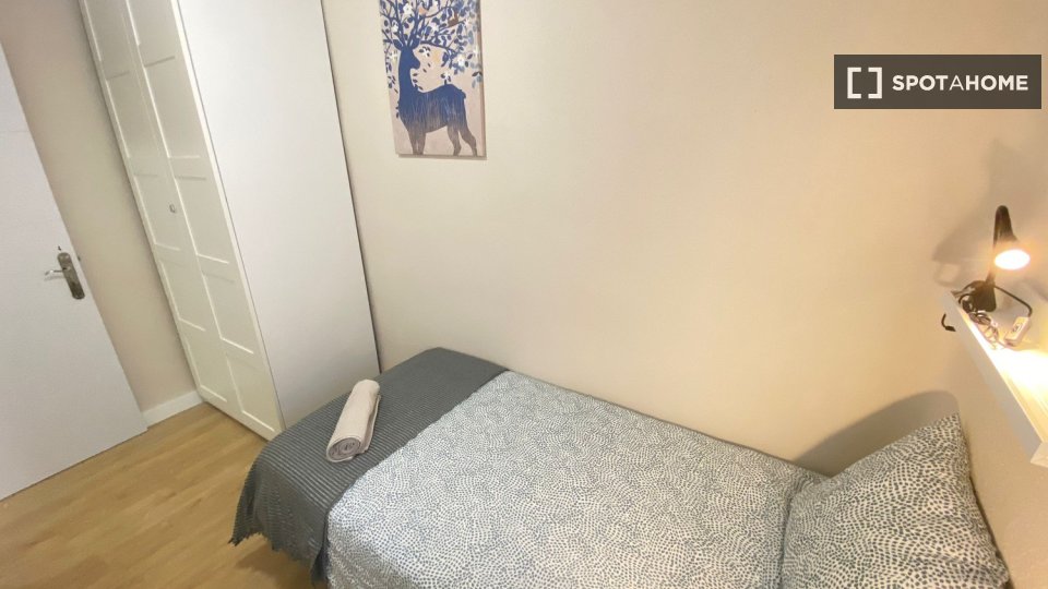 Double room Madrid, 5 beds — photo 5