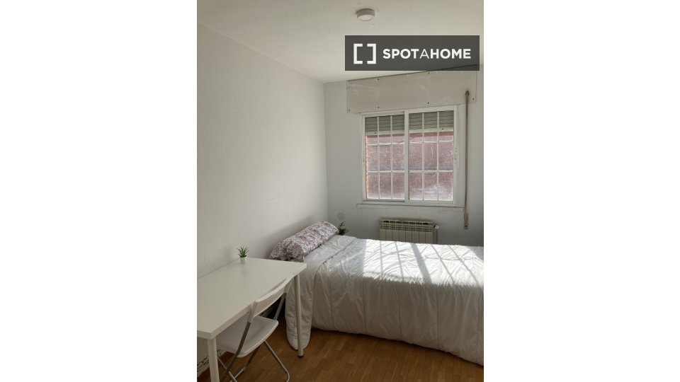Double room Madrid, 4 beds, 70m² — photo 16