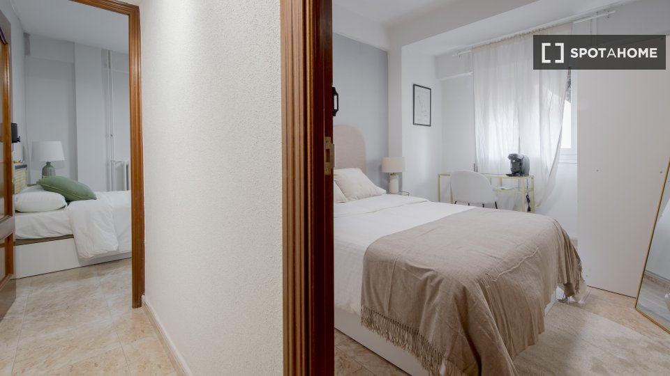 Double room Madrid, 4 beds — photo 3