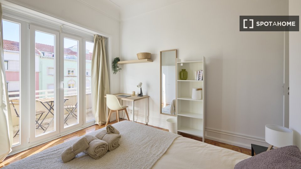 Double room Lisbon, 11 beds — photo 23