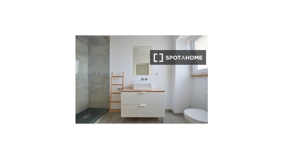 Double room Lisbon, 4 beds — photo 2