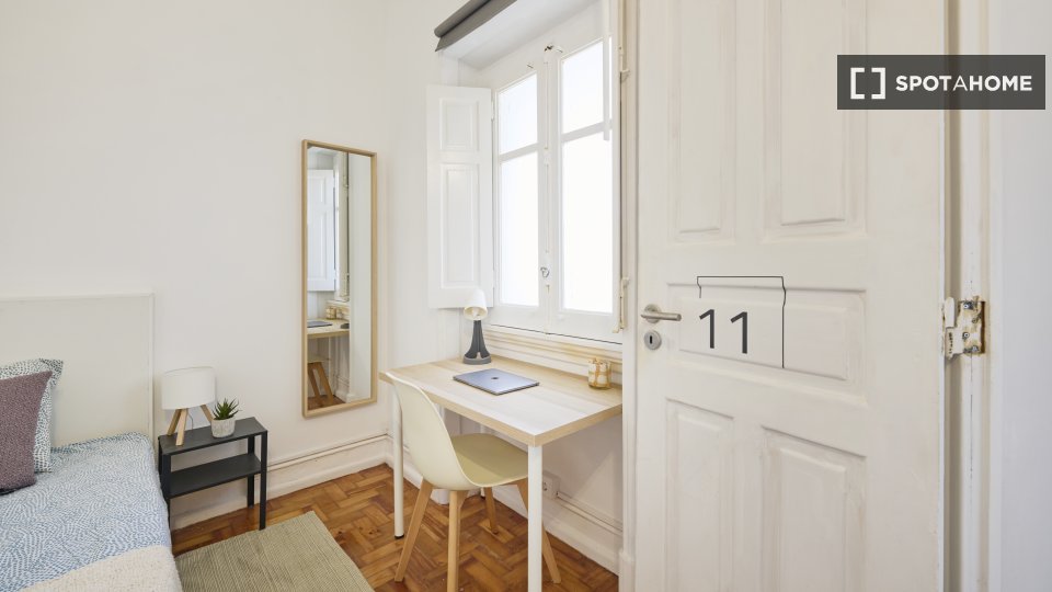 Double room Lisbon, 11 beds — photo 21