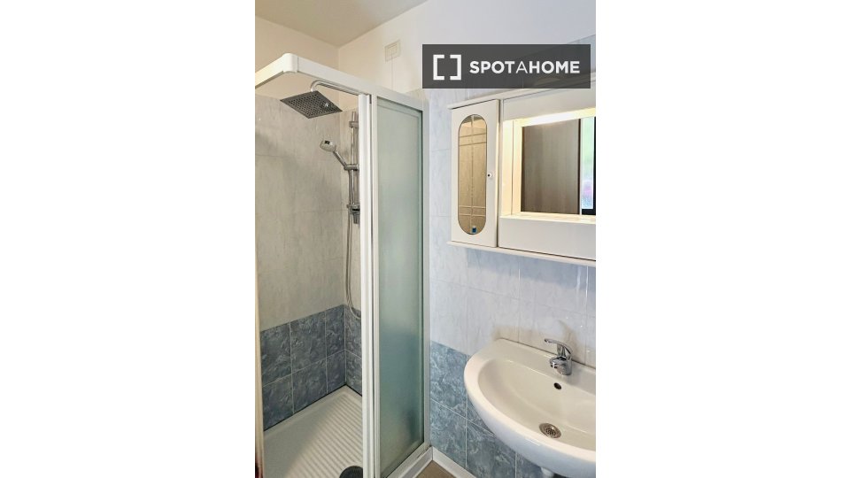 Double room Milan, 2 beds, 70m² — photo 9