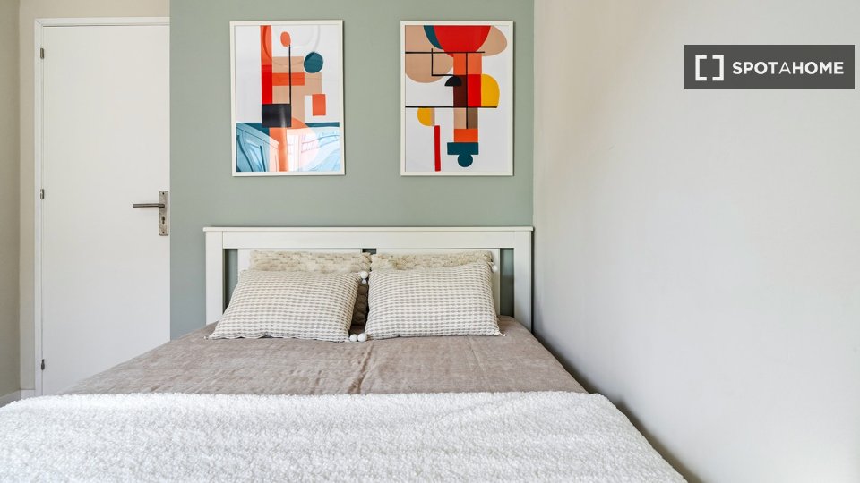 Double room Lisbon, 6 beds — photo 13