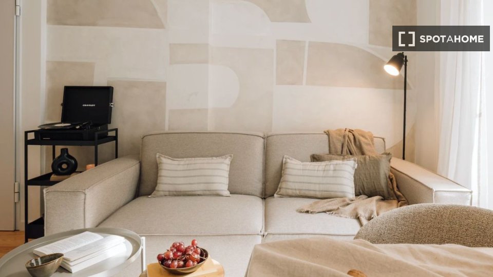 Apartment Lisbon, 1 bed — photo 4
