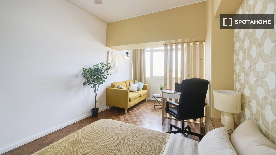Double room Lisbon, 9 beds — photo 12