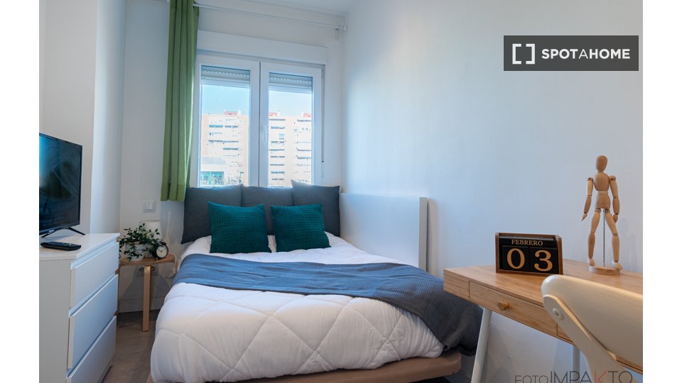 Double room Madrid, 4 beds, 100m² — photo 1