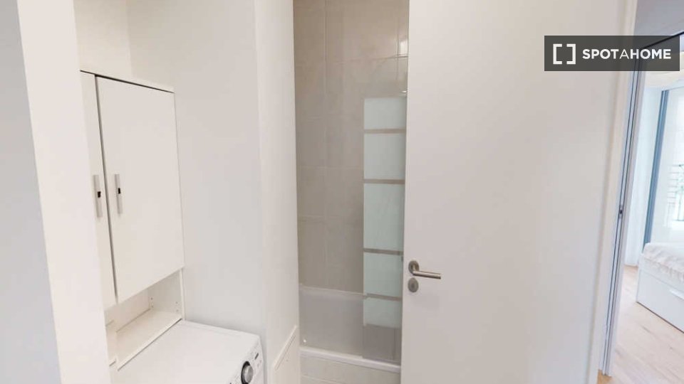 Double room Paris, 4 beds, 90m² — photo 3