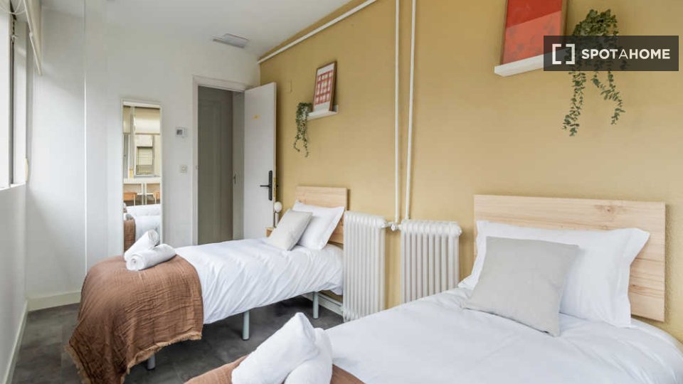 Double room Madrid, 34 beds — photo 14