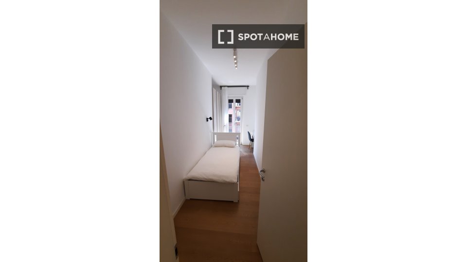 Apartment Milan, 2 beds, 70m² — photo 4