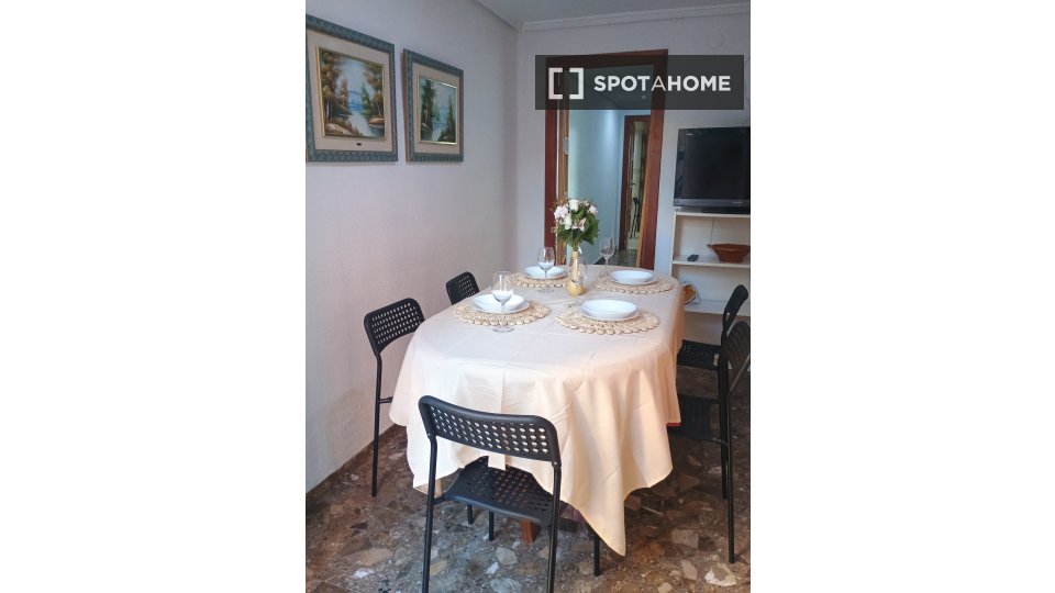 Apartment Valencia, 4 beds — photo 1