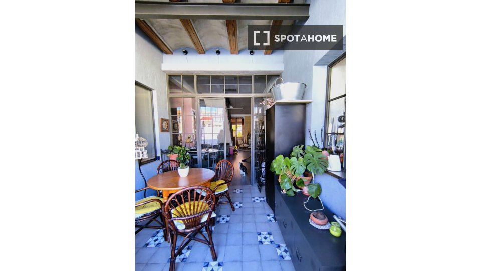 Double room Valencia, 3 beds, 160m² — photo 20