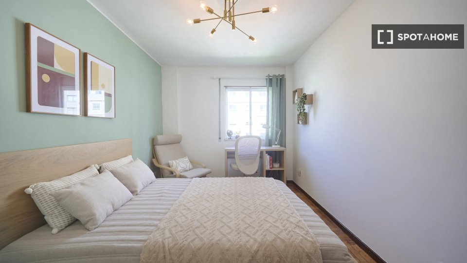 Double room Lisbon, 5 beds — photo 2