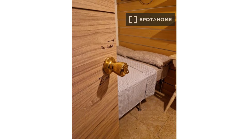 Double room Madrid, 4 beds, 90m² — photo 1