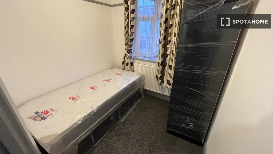 Double room London, 5 beds — photo 11
