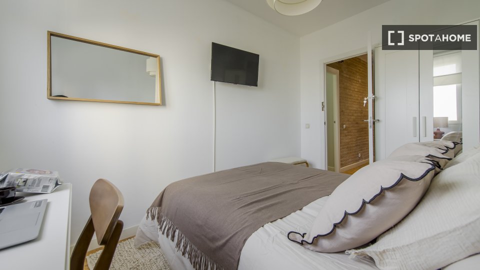 Double room Madrid, 7 beds, 200m² — photo 8