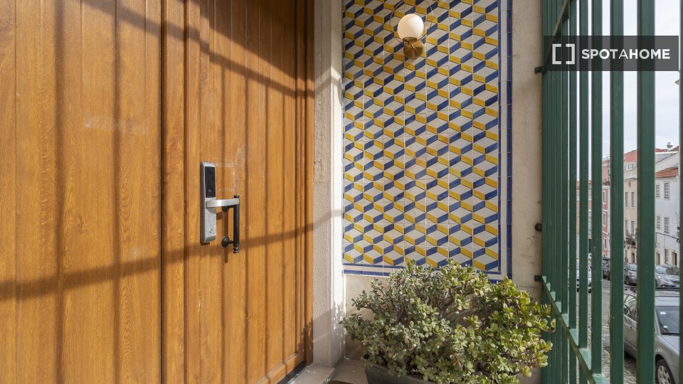 Apartment mono Lisbon, 50m² — photo 17