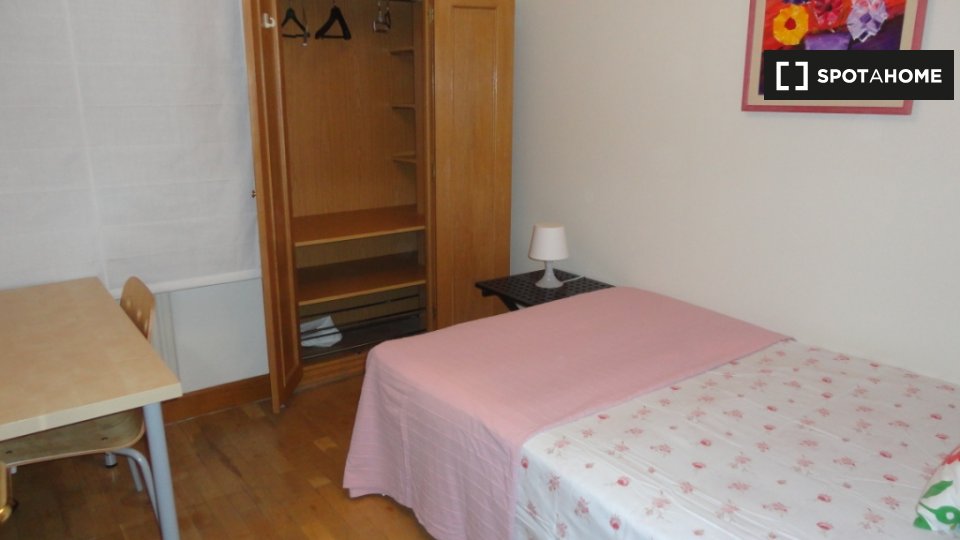 Double room Madrid, 4 beds, 150m² — photo 1