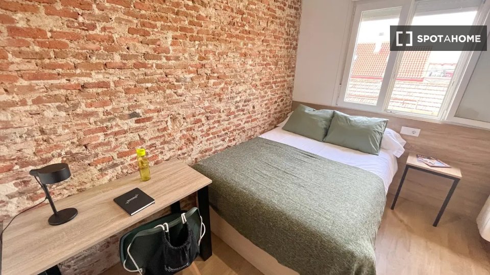Double room Madrid, 6 beds — photo 1
