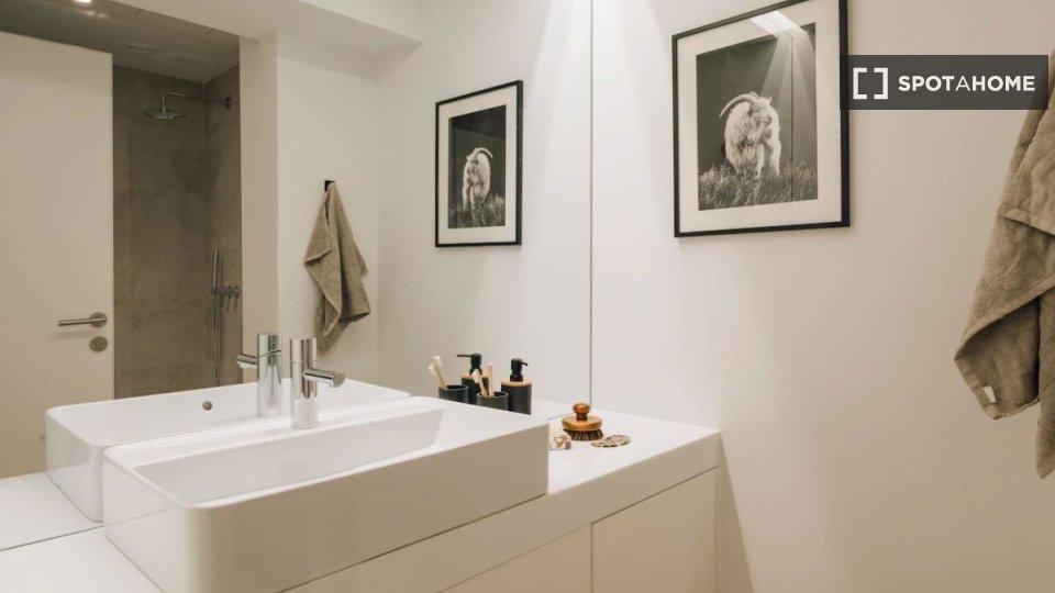 Apartment Lisbon, 2 beds — photo 10