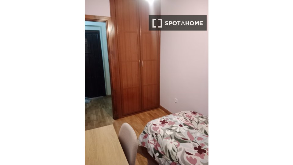 Double room Madrid, 4 beds, 100m² — photo 7