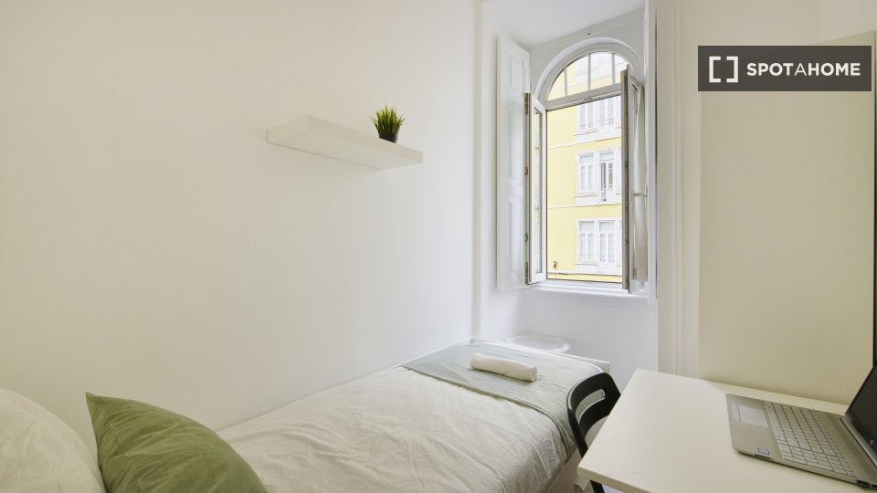 Double room Lisbon, 9 beds — photo 8
