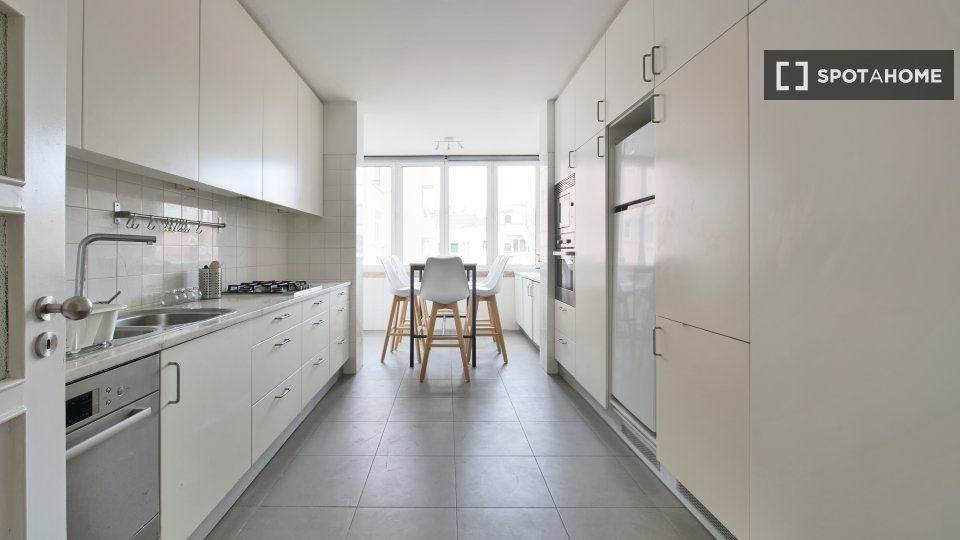 Double room Lisbon, 9 beds — photo 28