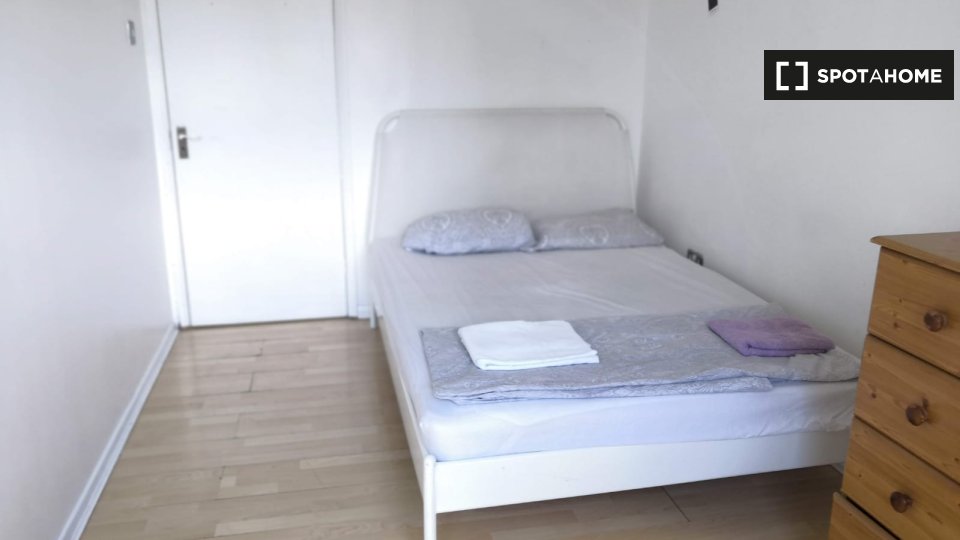 Double room London, 4 beds, 60m² — photo 1