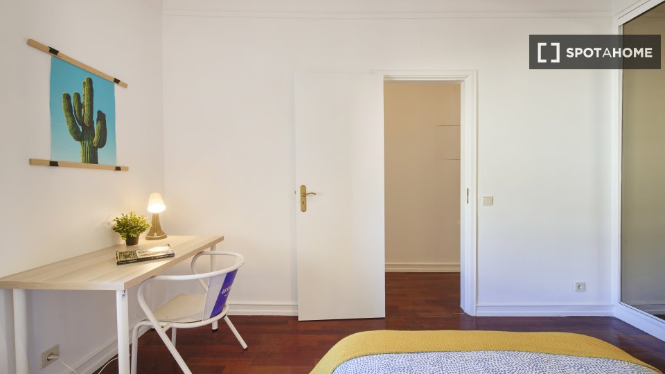 Double room Lisbon, 5 beds — photo 4