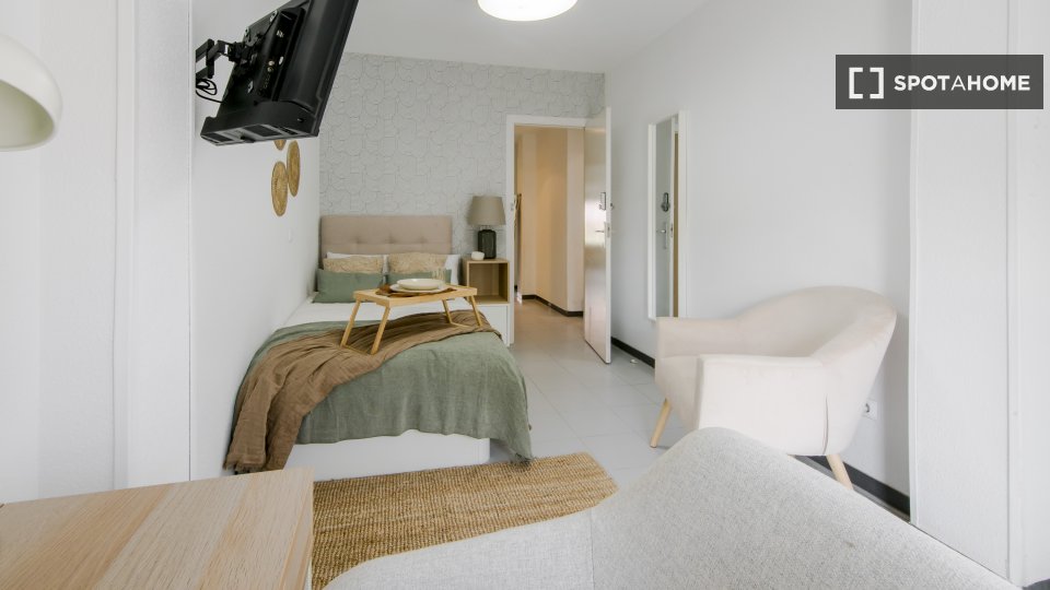 Double room Madrid, 5 beds — photo 13