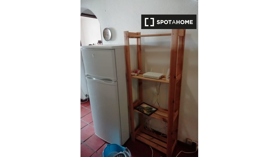 Double room Lisbon, 3 beds, 120m² — photo 13