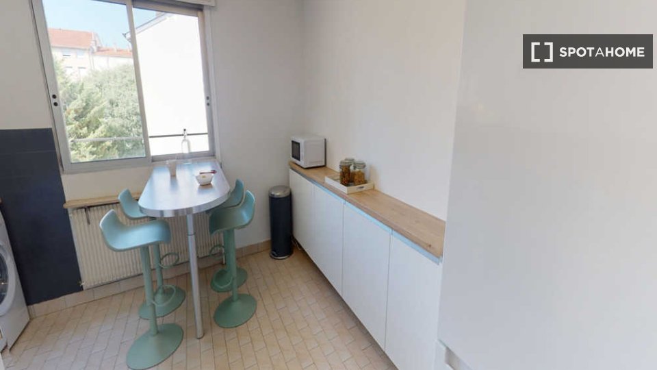 Double room Lyon, 4 beds, 80m² — photo 3