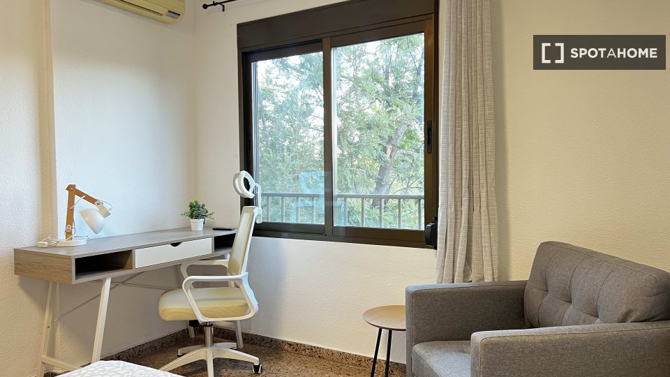 Double room Valencia, 5 beds — photo 10