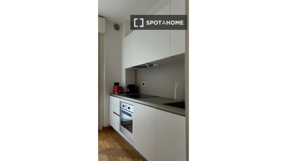 Apartment Milan, 1 bed, 90m² — photo 5